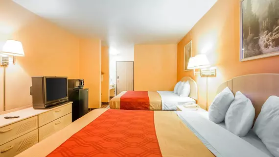 Econo Lodge Inn & Suites Tulsa | Oklahoma - Tulsa (ve civarı) - Tulsa