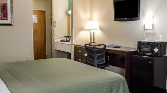 Quality Inn & Suites Medina | Ohio - Summit İlçesi - Akron (ve civarı) - Medina