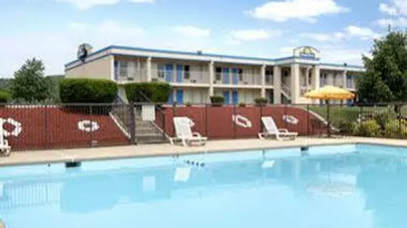 Days Inn Staunton-Mint Springs | Virginia - Staunton (ve civarı) - Staunton