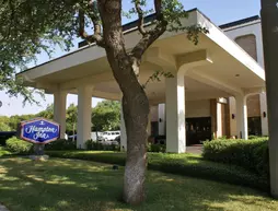 Hampton Inn Dallas-Addison