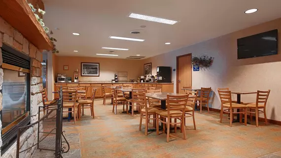 Best Western Wittenberg Inn | Wisconsin - Wausau (ve civarı) - Wittenberg