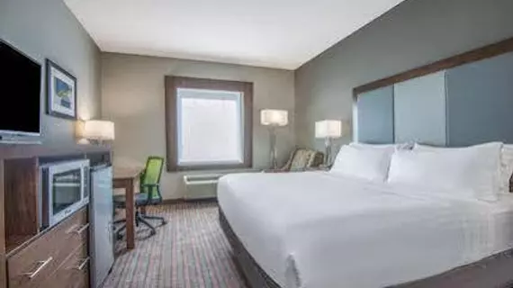 HOLIDAY INN EXPRESS & SUITES STILLWATER - UNIVERSITY AREA | Oklahoma - Stillwater