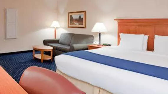 Holiday Inn Express Hotel & Suites Waynesboro-Route 340 | Virginia - Staunton (ve civarı) - Waynesboro