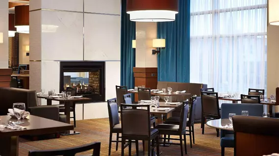 Courtyard by Marriott Montreal Airport | Quebec - Montreal (ve civarı) - Montreal - Saint-Laurent