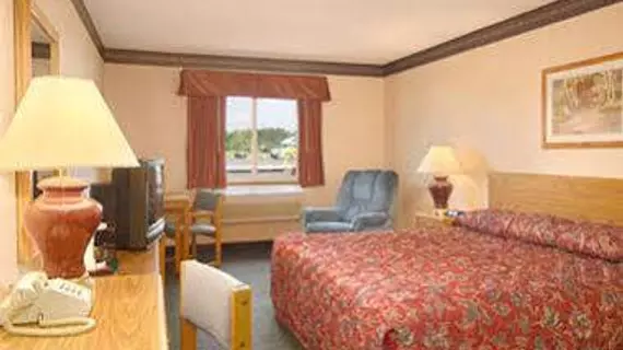 Super 8 by Wyndham Superior WI | Wisconsin - Superior