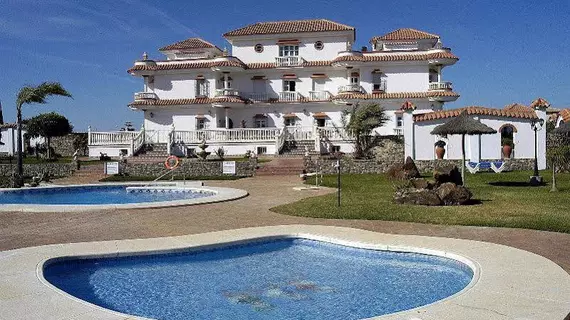 Hotel Diufain | Andalucia - Cadiz (vilayet) - La Janda - Conil de la Frontera