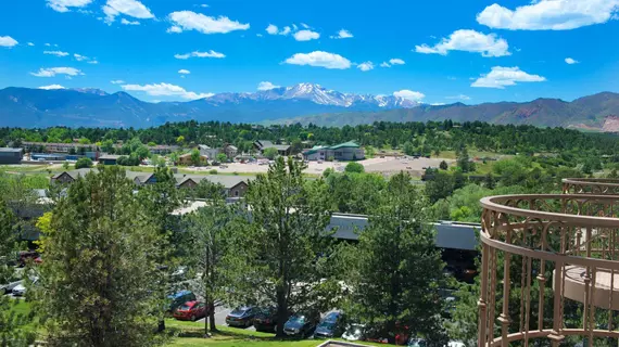 Embassy Suites Colorado Springs | Kolorado - Colorado Springs (ve civarı) - Colorado Springs