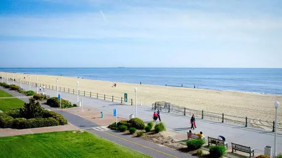 Super 8 Virginia Beach Oceanfront | Virginia - Norfolk - Virginia Beach (ve civarı) - Virginia Beach