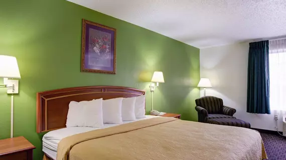 Quality Inn & Suites Austin Airport | Teksas - Austin (ve civarı) - Del Valle