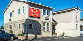 Econo Lodge & Suites Airport North Syracuse