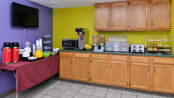 Americas Best Value Inn - Seymour | Missouri - Springfield (ve civarı) - Seymour