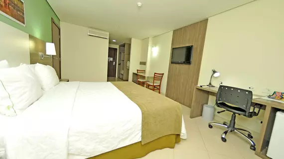 Holiday Inn Express Cuiaba | Merkez - West Region - Mato Grosso (eyaleti) - Cuiaba (ve civarı) - Cuiaba - Jardim das Américas