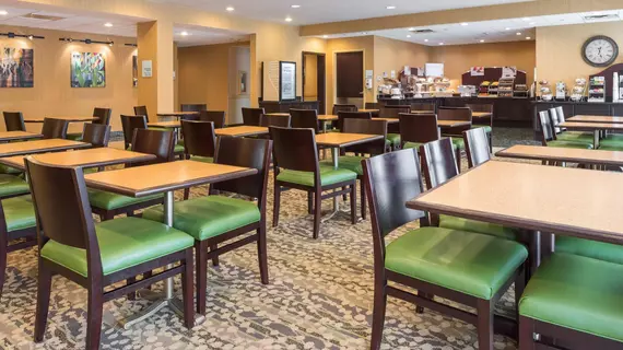 Holiday Inn Express Bensalem | Pensilvanya - Bucks County - Philadelphia (ve civarı) - Bensalem