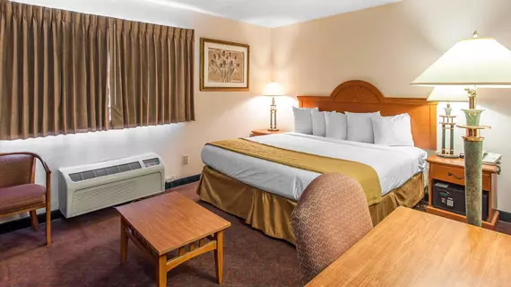 Quality Inn & Suites Lacey | Washington - Olympia (ve civarı) - Lacey