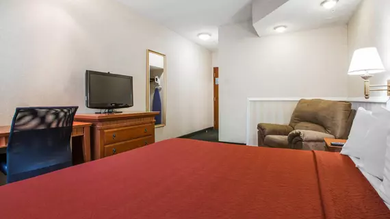 Quality Inn Glens Falls | New York - George Gölü (ve civarı) - Queensbury