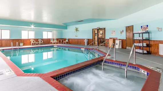 Quality Inn Reedsburg | Wisconsin - Wisconsin Dells (Wisconsin Vadileri) (ve civarı) - Reedsburg