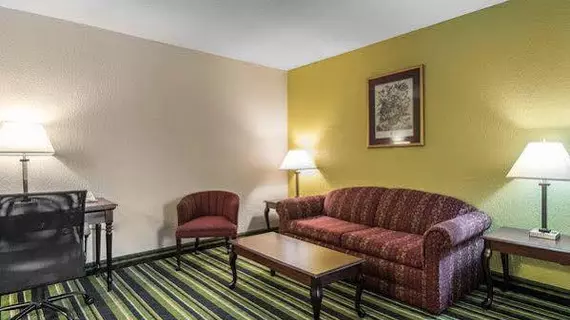 Quality Suites Airport Kansas City | Missouri - Kansas City (ve civarı) - Kansas