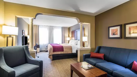 Comfort Inn & Suites North Conway | New Hampshire - North Conway