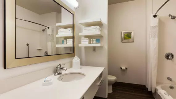 Hampton Inn & Suites Portland/Hillsboro-Evergreen Park | Oregon - Portland (ve civarı) - Hillsboro - Tanasbourne