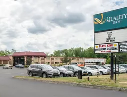 Quality Inn Rochester Airport | New York - Rochester (ve civarı) - Rochester