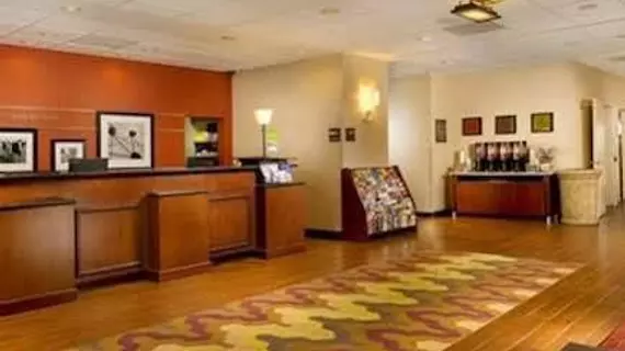 Hampton Inn and Suites San Antonio Airport | Teksas - San Antonio (ve civarı) - San Antonio - Kuzey San Antonio - SAT Havalimanı