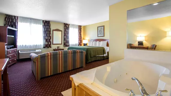 Quality Inn Mineral Point | Wisconsin - Dodgeville (ve civarı) - Mineral Point