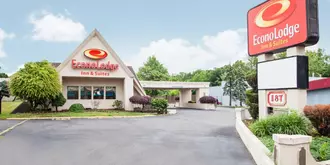 Econo Lodge Inn & Suites