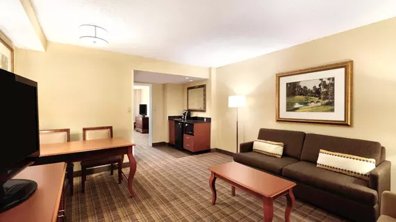 Embassy Suites Greenville Golf Resort & Conference Center | Güney Karolayna - Greenville - Spartanburg (ve civarı) - Greenville