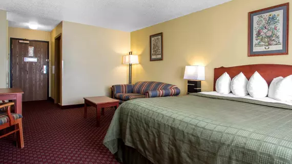 Quality Inn Mineral Point | Wisconsin - Dodgeville (ve civarı) - Mineral Point