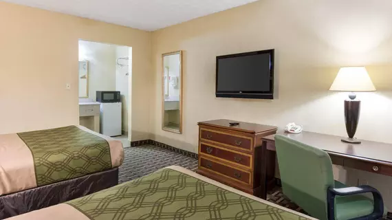 Econo Lodge Town Center | Virginia - Norfolk - Virginia Beach (ve civarı) - Virginia Beach