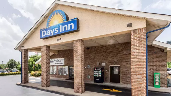 Days Inn Nashville North | Tennessee - Nashville-Davidson - Nashville (ve civarı) - Nashville