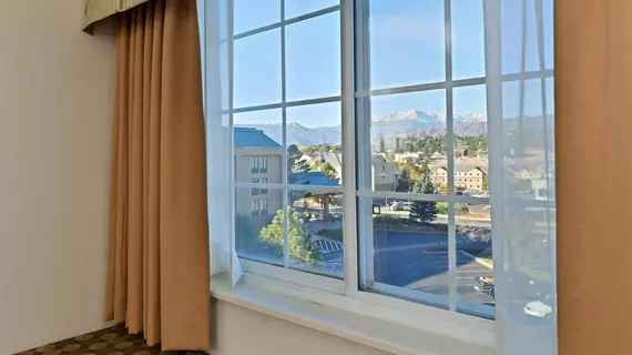 Best Western Plus Peak Vista Inn & Suites | Kolorado - Colorado Springs (ve civarı) - Colorado Springs