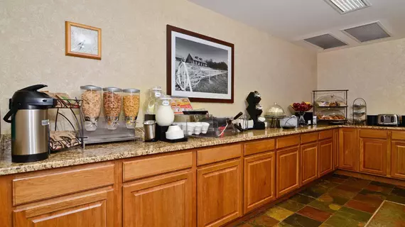 Best Western Wittenberg Inn | Wisconsin - Wausau (ve civarı) - Wittenberg