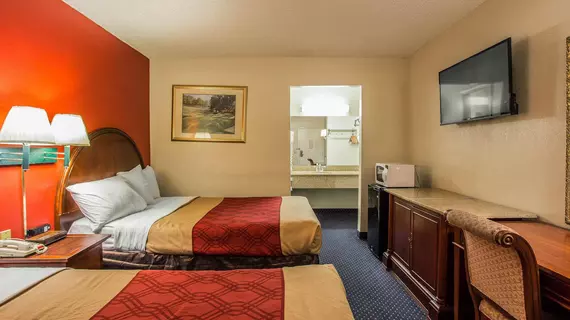 Econo Lodge Fort Jackson | Güney Karolayna - Columbia (ve civarı) - Columbia