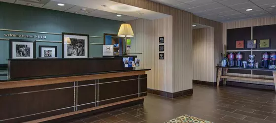 Hampton Inn & Suites Smithfield | Virginia - Norfolk - Virginia Beach (ve civarı) - Smithfield