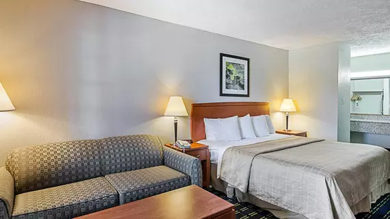 Quality Inn Waynesboro | Virginia - Staunton (ve civarı) - Waynesboro