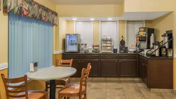 DAYS INN SAN ANTONIO SOUTHEAST | Teksas - San Antonio (ve civarı) - San Antonio