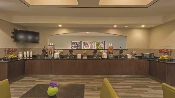 La Quinta Inn & Suites San Antonio Airport | Teksas - San Antonio (ve civarı) - San Antonio - Kuzey San Antonio - SAT Havalimanı