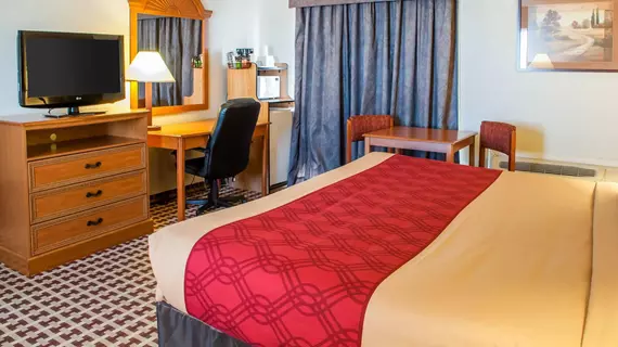 ECONO LODGE INN & SUITES | New Mexico - Socorro