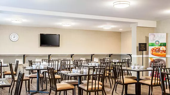 Quality Inn & Suites Pacific | Washington - Tacoma (ve civarı) - Pacific