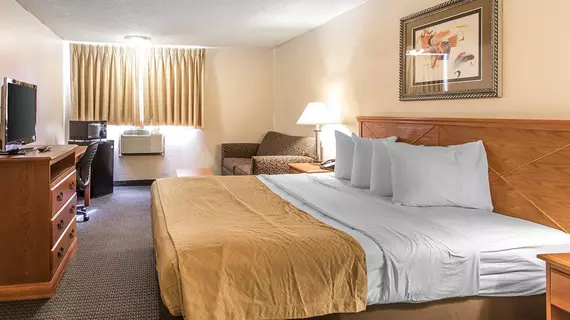 Econo Lodge Inn & Suites Clinton | Oklahoma - Elk City (ve civarı) - Clinton