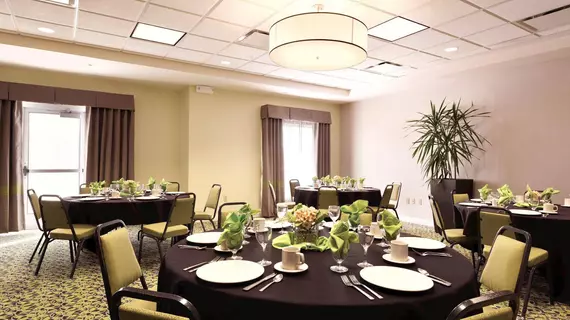 Hilton Garden Inn Akron-Canton Airport | Ohio - Summit İlçesi - Akron (ve civarı) - Uniontown - Green