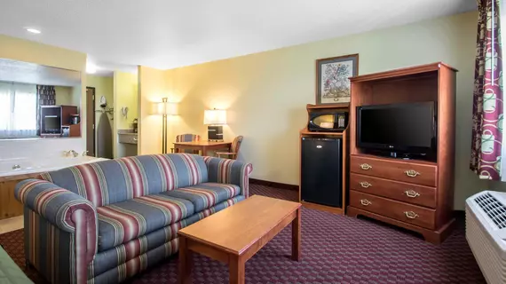 Quality Inn Mineral Point | Wisconsin - Dodgeville (ve civarı) - Mineral Point