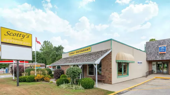 Howard Johnson Tillsonburg | Ontario - London (ve civarı) - Tillsonburg