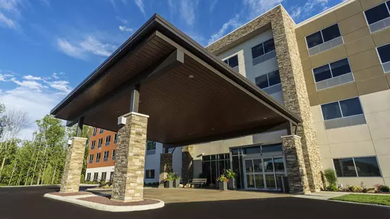 Holiday Inn Express and Suites Medina | Ohio - Summit İlçesi - Akron (ve civarı) - Medina