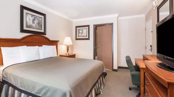 Travelodge Sylmar CA | Kaliforniya - Los Angeles County - Sylmar