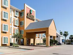 Quality Inn & Suites West Chase | Teksas - Houston (ve civarı) - Houston - Westchase