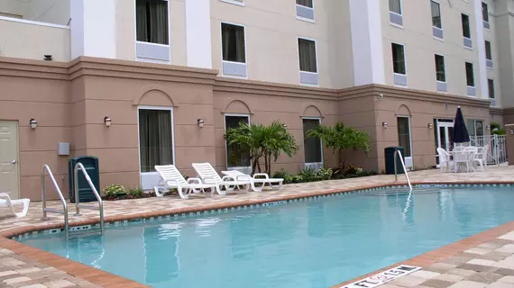 Holiday Inn Express Hotel & Suites Clearwater US 19 North | Florida - St. Petersburg - Clearwater (ve civarı) - Clearwater