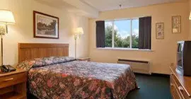 Days Inn and Suites Groton Near the Casinos | Connecticut - Mystic - New London (ve civarı) - Groton