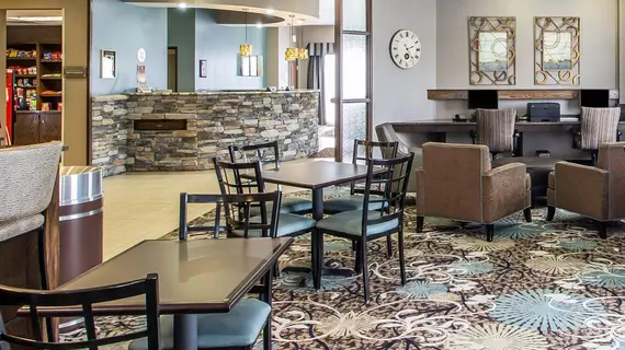 Comfort Suites Hudson | Wisconsin - Hudson (ve civarı) - Hudson